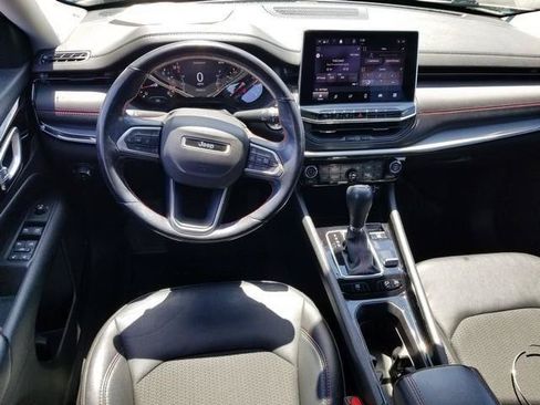 Used 2022 Jeep Compass Trailhawk w/ Trailhawk Convenience Group AWD/4WD image 17