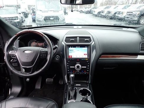 Used 2019 Ford Explorer Platinum image 21