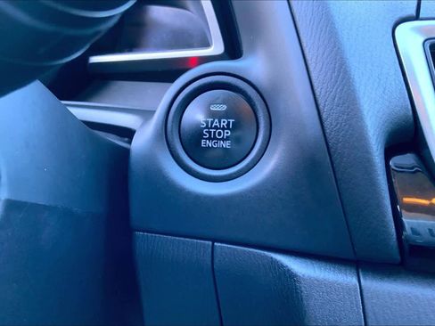 Used 2014 MAZDA MAZDA3 i Touring image 28