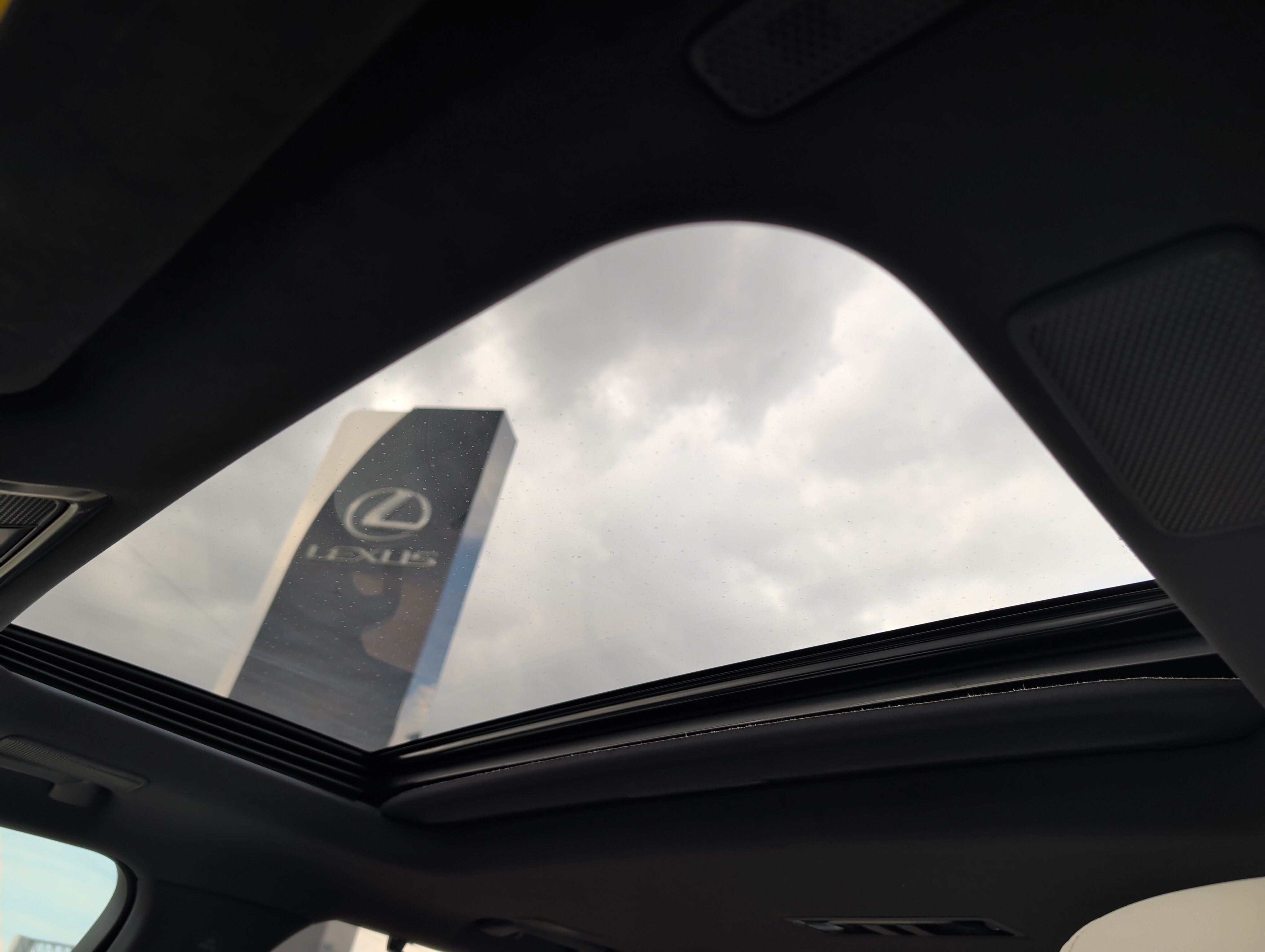 Used 2022 Lexus LX 600 4WD w/ Appearance Package image 19
