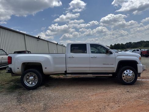 Used 2019 GMC Sierra 3500 Denali w/ Duramax Plus Package AWD/4WD image 1