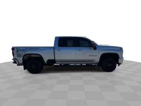 Used 2023 Chevrolet Silverado 2500 LT AWD/4WD image 9