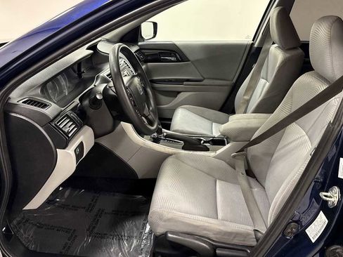 Used 2017 Honda Accord LX image 13