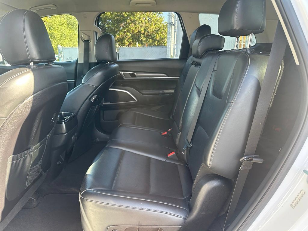 Used 2021 Kia Telluride LX FWD image 8
