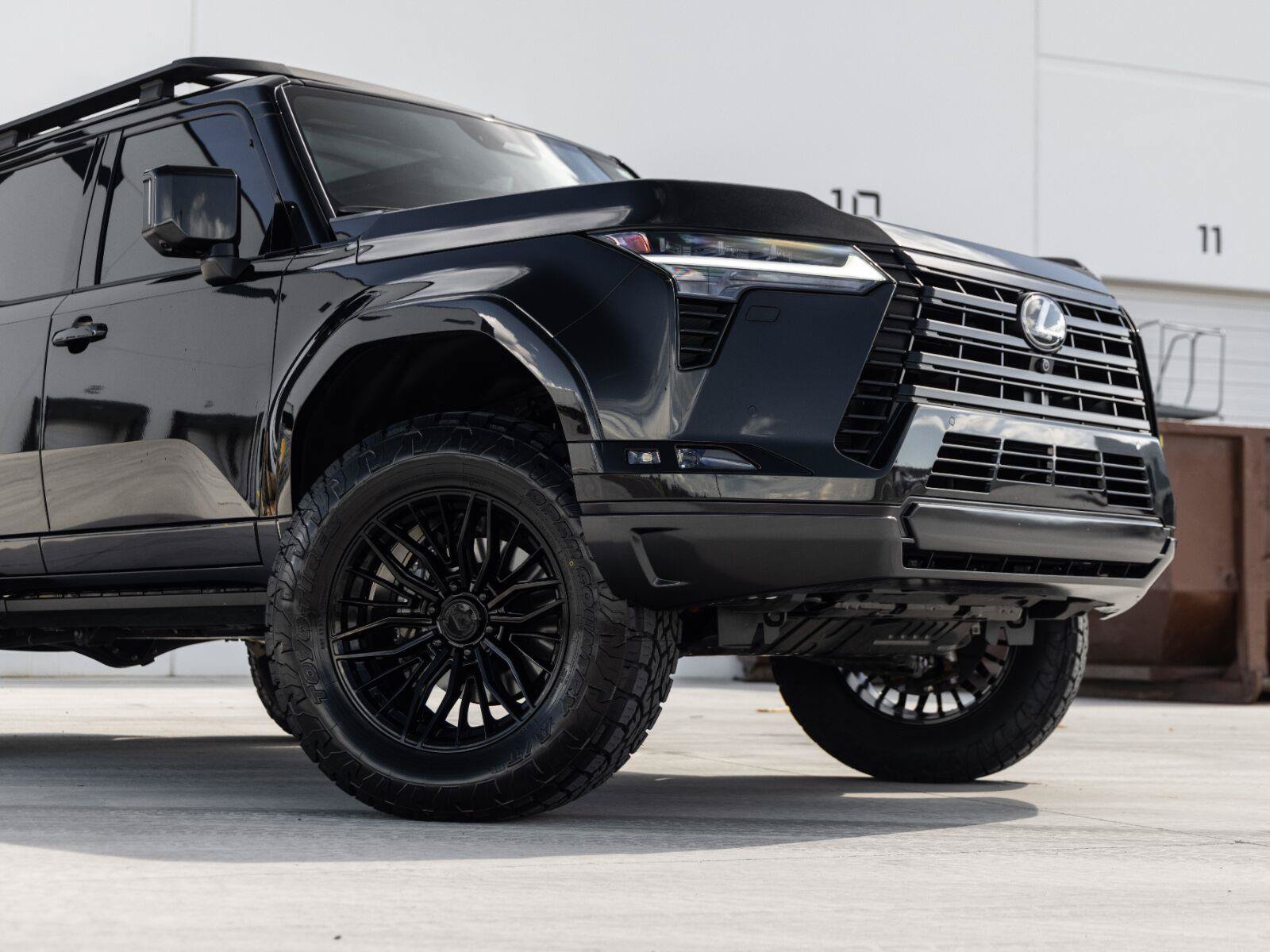 Used 2025 Lexus GX 550 w/ Accessory Package (2T) AWD/4WD image 9