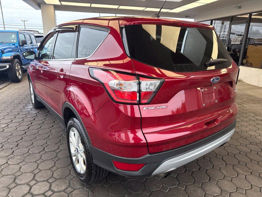 Used 2017 Ford Escape SE AWD/4WD image 8