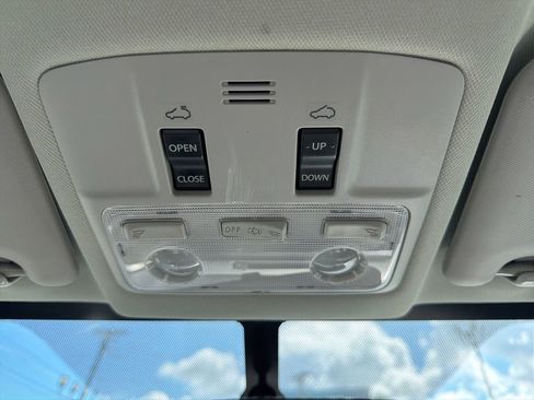 Used 2013 Toyota RAV4 XLE FWD image 18