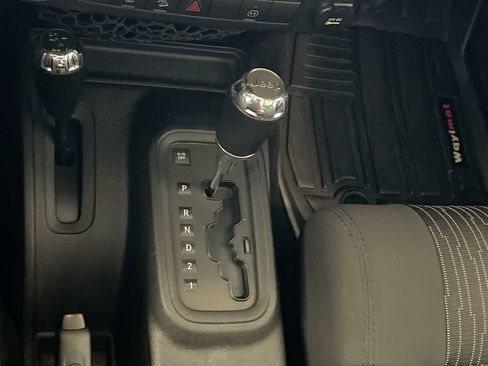 Used 2011 Jeep Wrangler Unlimited Sahara w/ Dual Top Group AWD/4WD image 18