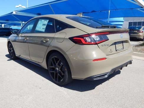 Used 2025 Honda Civic Sport image 4