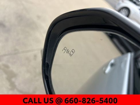 Used 2020 Toyota Prius LE FWD image 11