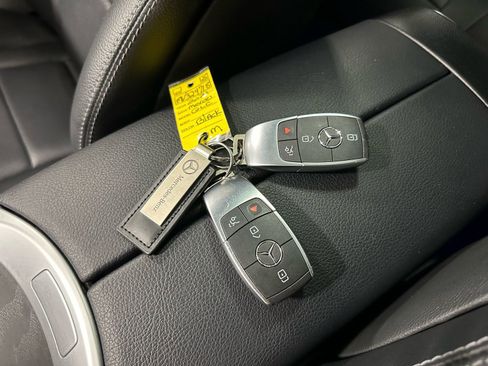 Used 2021 Mercedes-Benz GLC 300 image 26