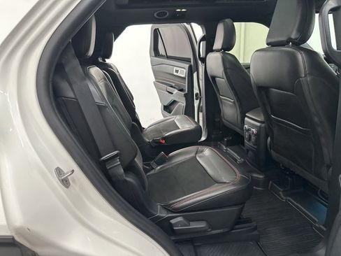 Used 2022 Ford Explorer ST-Line RWD image 24