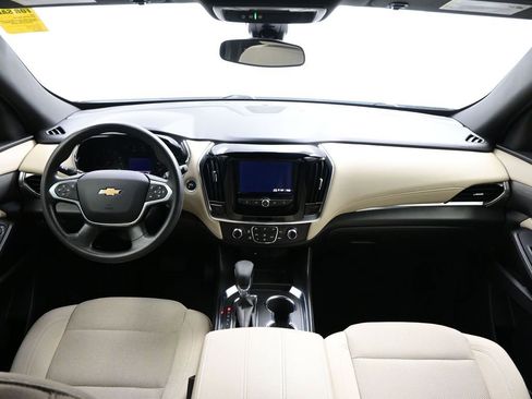 Used 2023 Chevrolet Traverse LS image 9