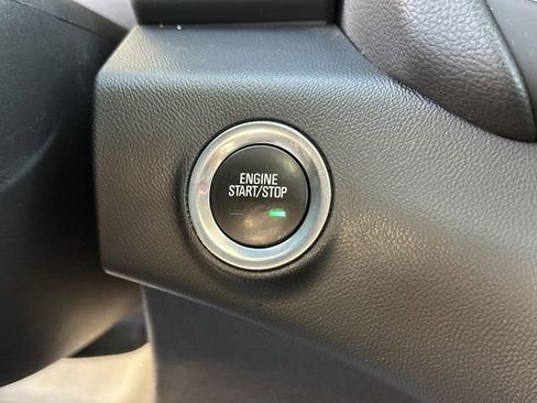 Used 2022 GMC Terrain SLE image 15