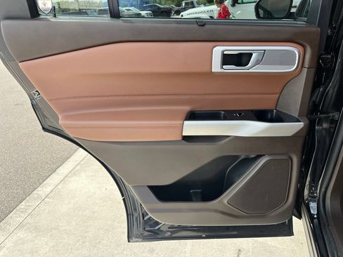 Used 2021 Ford Explorer King Ranch AWD/4WD image 16