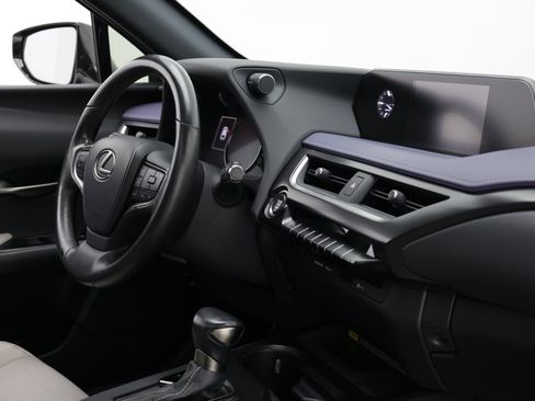 Used 2022 Lexus UX 200 w/ Accessory Package (Z1) FWD image 41