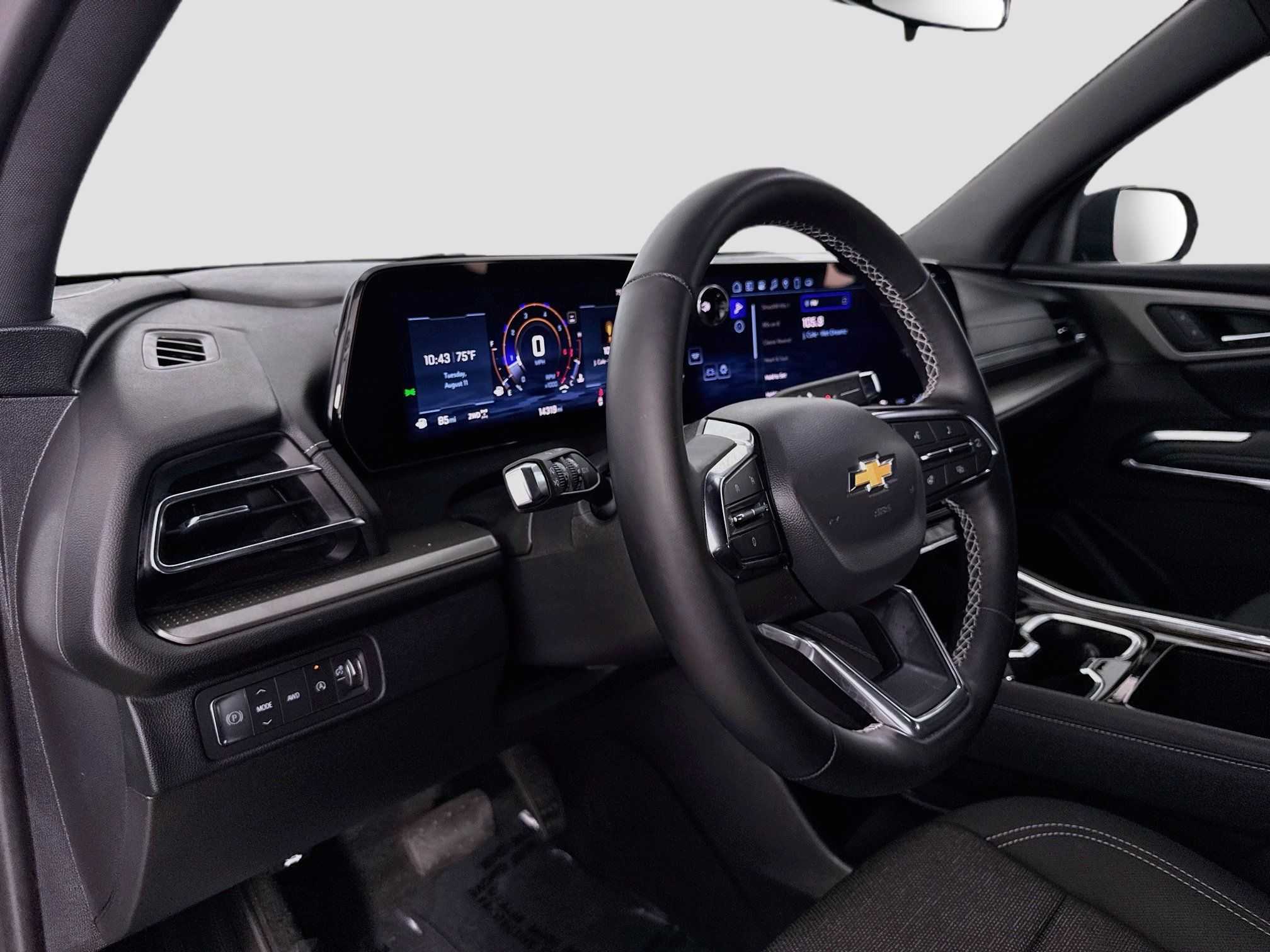 Used 2025 Chevrolet Traverse LT w/ Driver Confidence Package AWD/4WD image 11