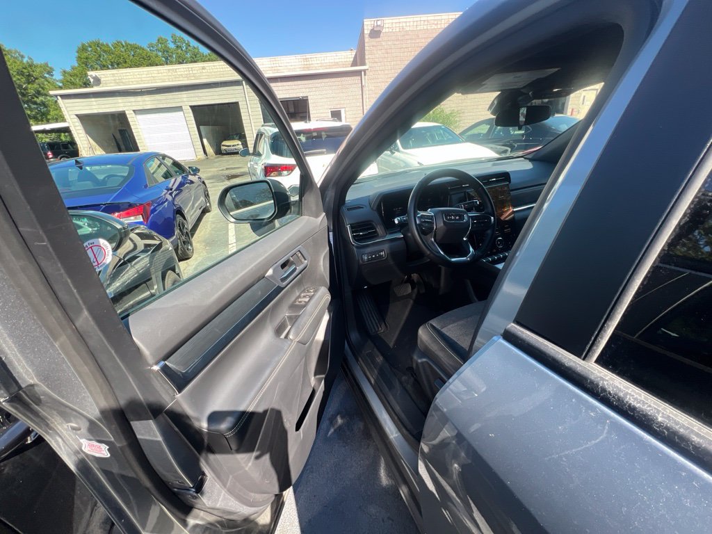 Used 2026 GMC Terrain Elevation FWD image 2