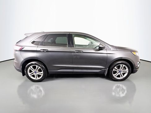 Used 2017 Ford Edge Titanium w/ Technology Package FWD image 11