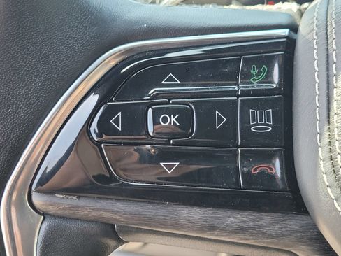 Used 2022 Jeep Grand Cherokee L Overland w/ Luxury Tech Group IV AWD/4WD image 25