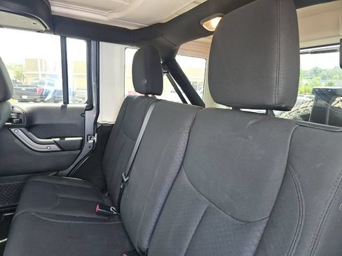 Used 2018 Jeep Wrangler Unlimited Sport S AWD/4WD image 13
