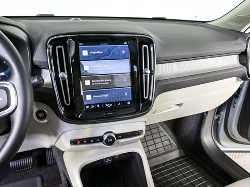 Certified 2025 Volvo XC40 B5 Plus image 14