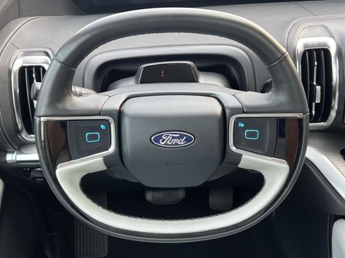 Used 2025 Ford Expedition Platinum AWD/4WD image 37