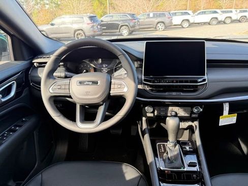 New 2026 Jeep Compass Latitude AWD/4WD image 18
