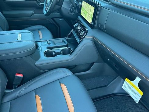 New 2026 GMC Sierra 2500 AT4 w/ AT4 Premium Plus Package AWD/4WD image 17
