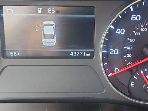 Certified 2023 Kia Forte LXS FWD image 13