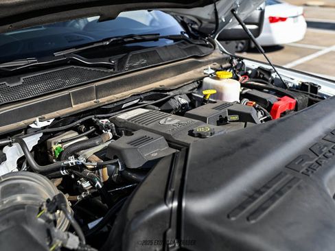 Used 2024 RAM 5500 4x4 Crew Cab image 15