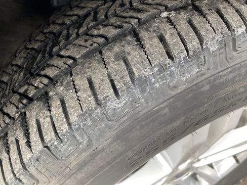 Used 2022 Ford Explorer XLT image 24