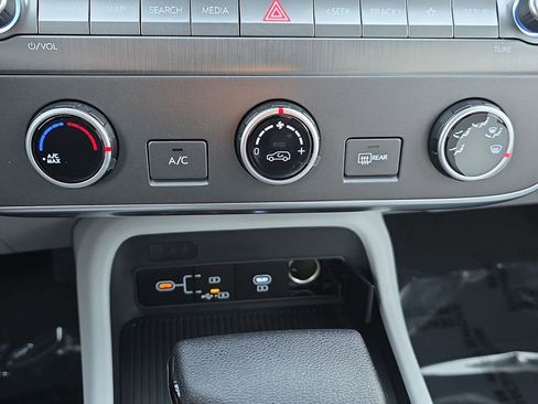 New 2026 Hyundai Kona SE image 28