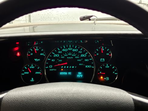 Used 2017 Chevrolet Express 2500 Extended RWD image 17
