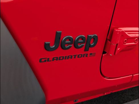 Used 2023 Jeep Gladiator Sport AWD/4WD image 24