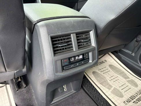 Used 2018 Volkswagen Atlas SE FWD image 21