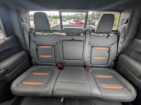 Used 2020 GMC Sierra 1500 AT4 w/ AT4 Premium Package AWD/4WD image 30