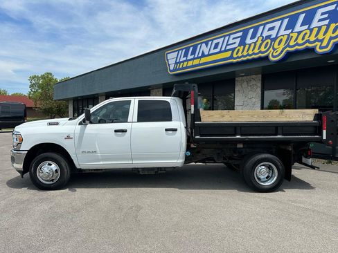 Used 2021 RAM 3500 Tradesman w/ Chrome Appearance Group AWD/4WD image 4