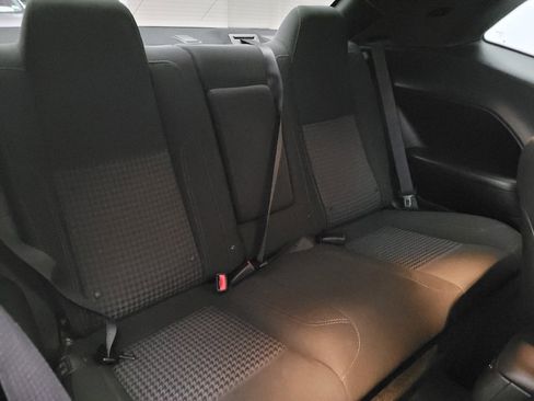 Used 2015 Dodge Challenger SXT RWD image 19