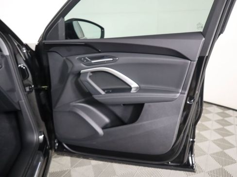 Used 2025 Audi Q5 Premium w/ Convenience Package image 28