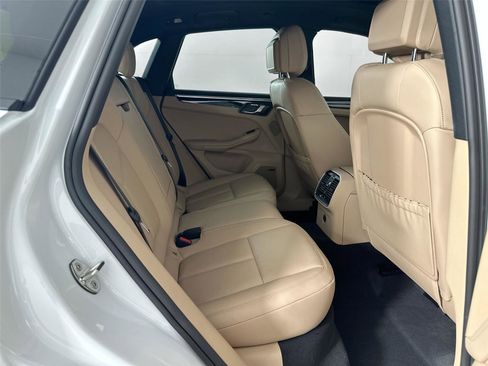 Certified 2026 Porsche Macan AWD/4WD image 27
