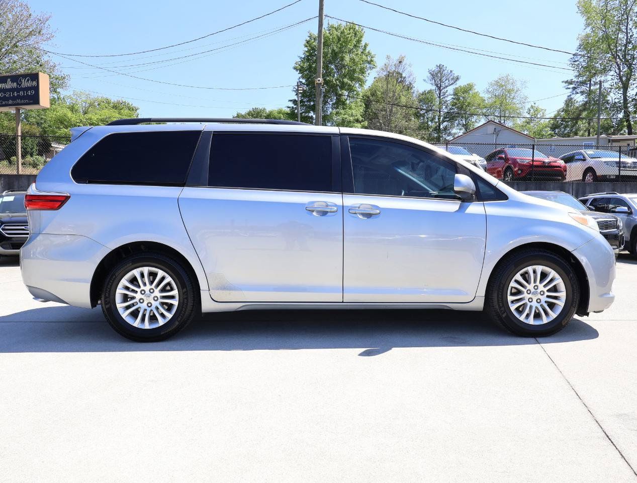 Used 2015 Toyota Sienna XLE FWD image 8