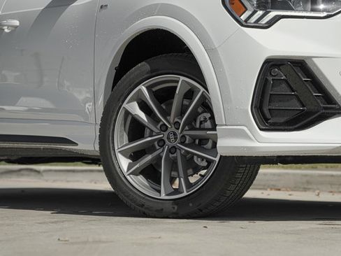 Certified 2025 Audi Q3 2.0T Premium w/ Convenience Package image 2