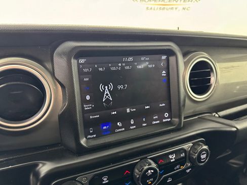 Used 2022 Jeep Wrangler Unlimited Sahara image 13