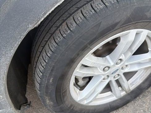 Used 2023 Ford Explorer XLT image 15