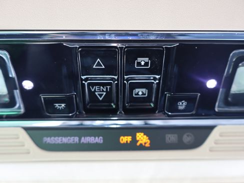 Used 2024 Lincoln Corsair AWD w/ Equipment Group 101A image 25
