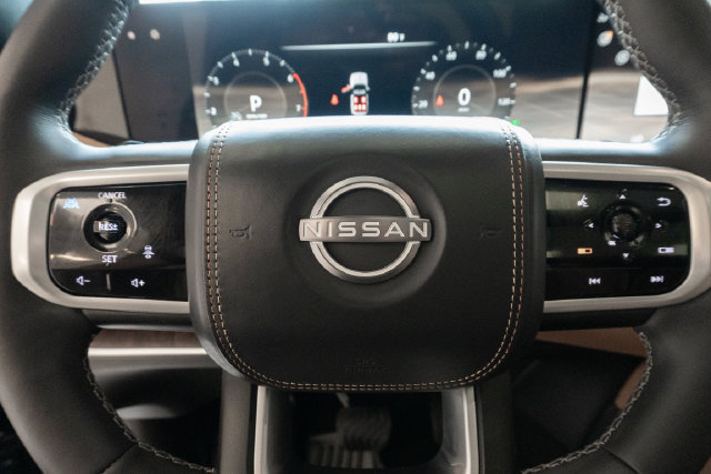 Used 2025 Nissan Armada Platinum Reserve AWD/4WD image 32