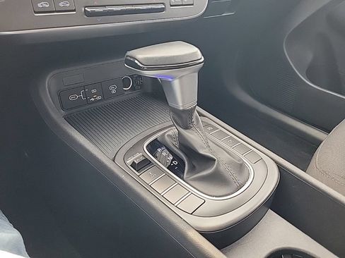 Certified 2025 Hyundai Kona SEL AWD/4WD image 25