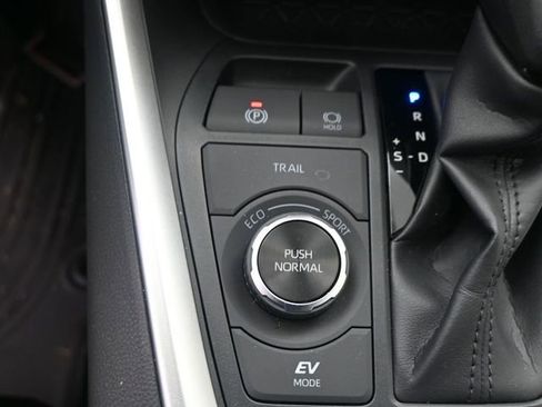 Used 2024 Toyota RAV4 XLE w/ Convenience Package image 15