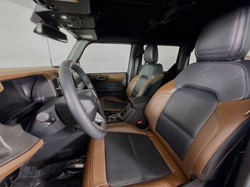 Used 2024 Ford Bronco Outer Banks AWD/4WD image 15